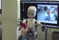 iCub: i badanti del futuro prossimo sono i robot